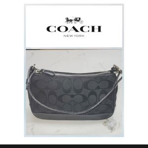 🌺COACH CLASSIC MINI HAMPTON BAG with mono-black signature C design and leather
